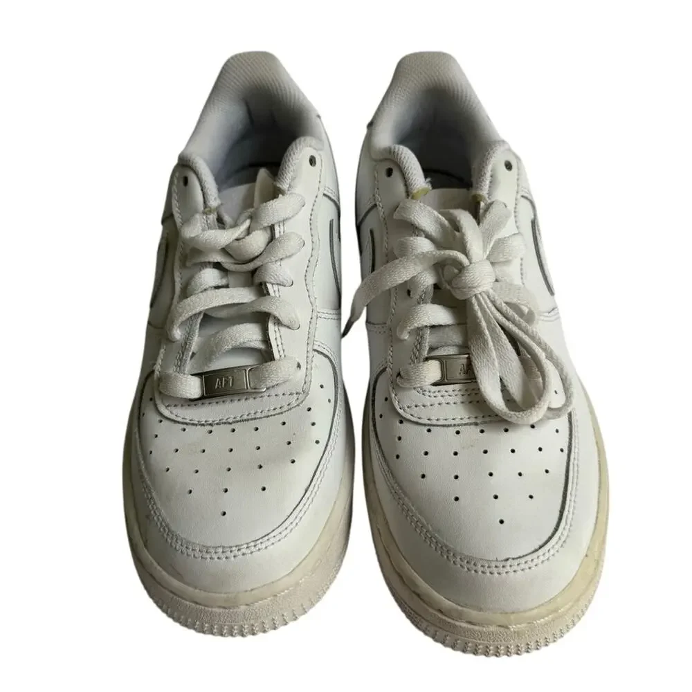 Nike Size 6Y Air Force 1 Low Top Sneakers Womens 7.5 Mens 6 Triple White Retro - Picture 4 of 13